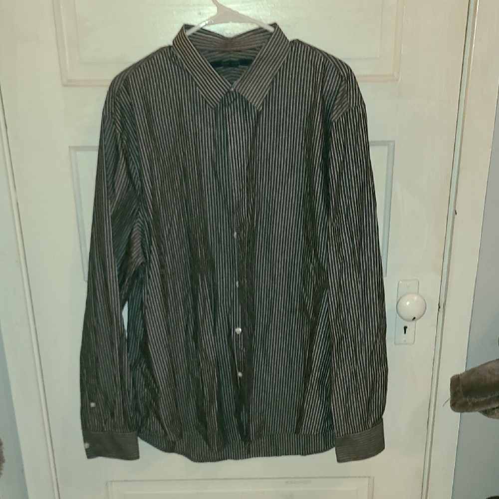 Perry Ellis Grey and White Striped Button Down Shirt